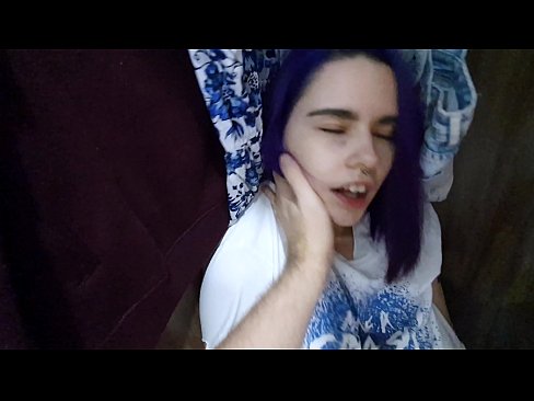 ❤️ Hittade min syster i garderoben och hjälpte henne att komma Fuckingvideo at us sv.shufflesex-com.ru ❌